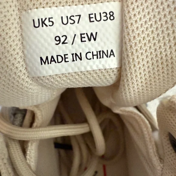 Woman’s Hunter Explorer Lug Chelsea boots - Picture 5 of 6